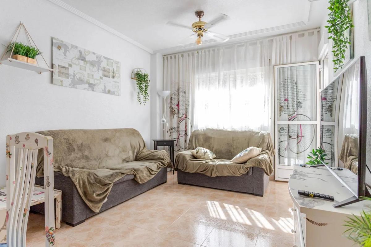 Venta de piso en Calle del Huerto, Torrevieja
photo 2