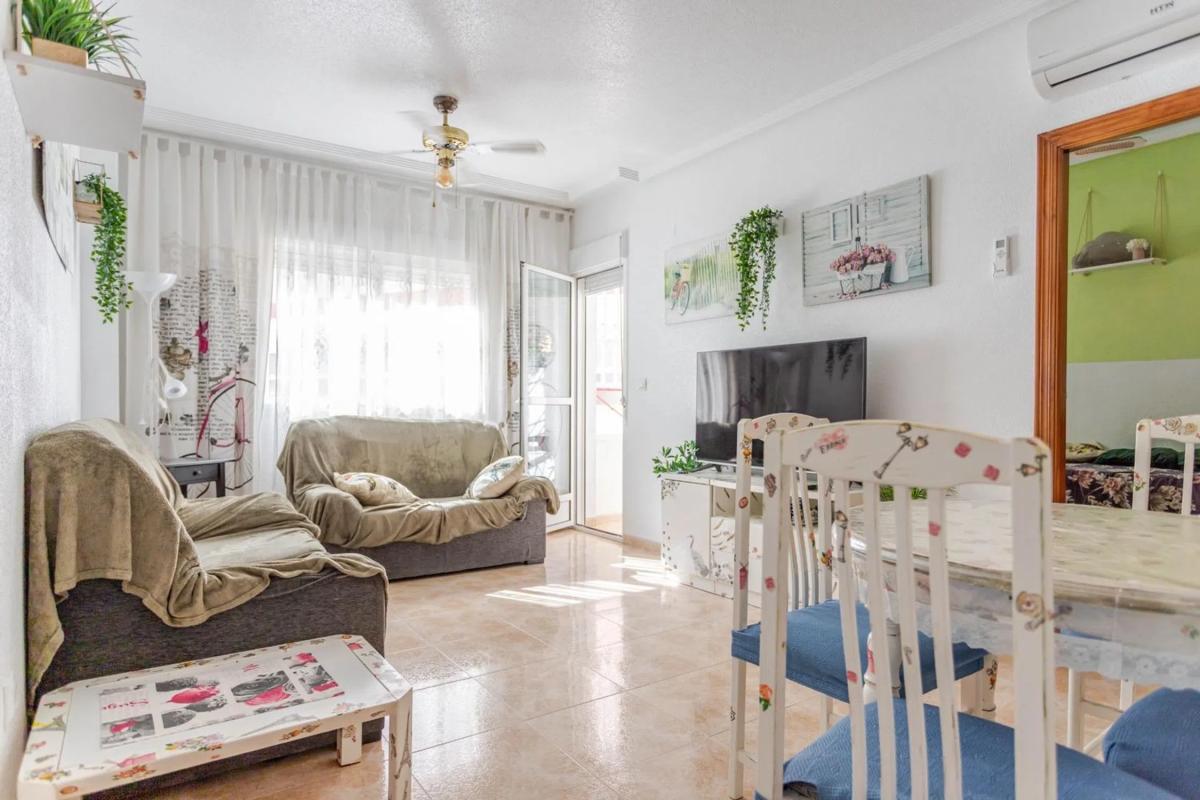 Venta de piso en Calle del Huerto, Torrevieja
photo 3