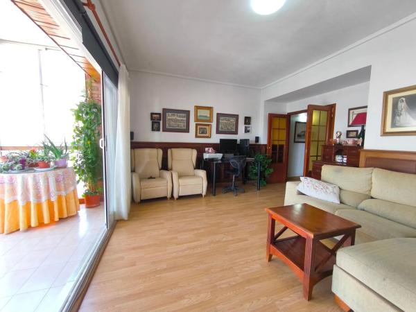 Venta de piso en Barrio Centro - Muelle Pesquero, Torrevieja
 photo 1