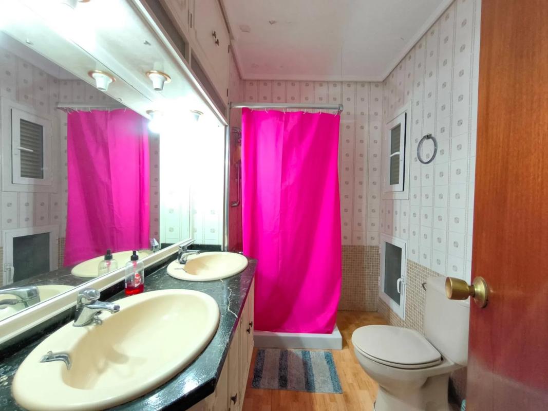 Sale of apartment in Barrio Centro - Muelle Pesquero, Torrevieja
photo 3