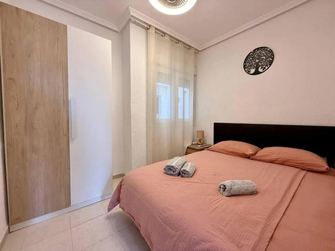 Venta de piso en Barrio El Acequión, Torrevieja
photo 1