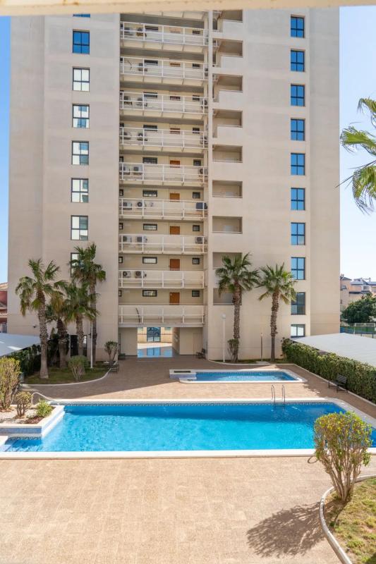 Venta de piso en Calle Mar Cantabrico, 3, Torrevieja
photo 1