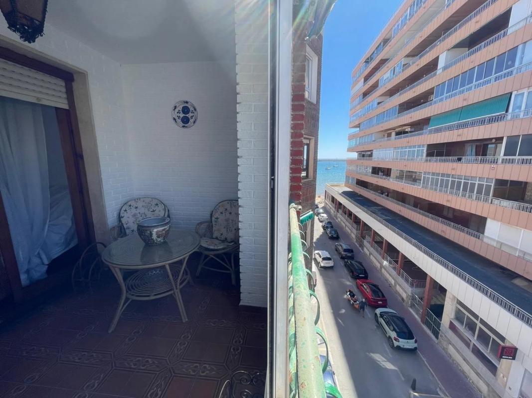 Venta de piso en Calle Santomera, Torrevieja
photo 1