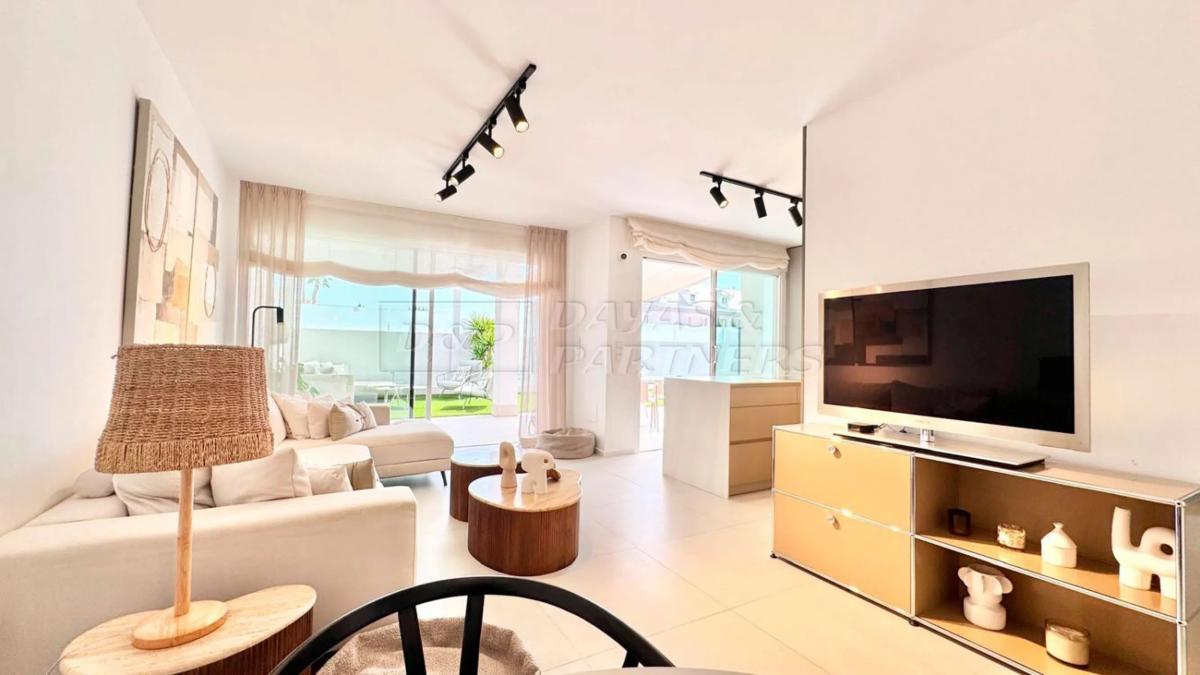 Venta de chalet adosado en  Barrio La Veleta , Torrevieja photo 3