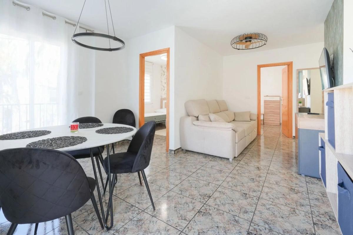 Venta de chalet adosado en  Barrio Playa de los Náufragos , Torrevieja photo 2