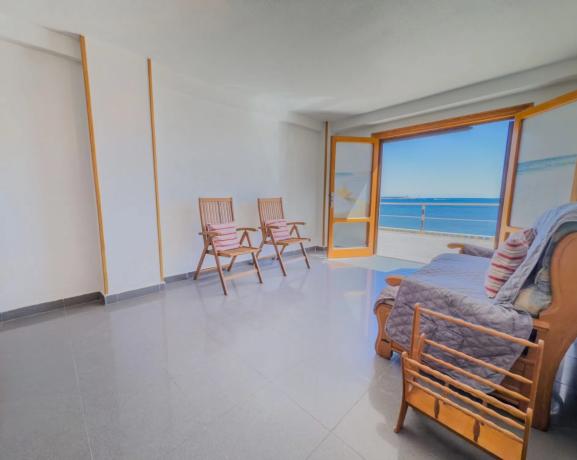 Piso en venta en Calle Montesinos, Torrevieja
photo 1