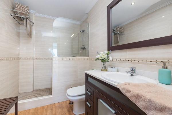 Apartment for sale in  Barrio El Acequión, Torrevieja photo 2