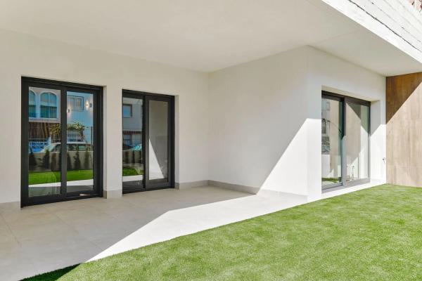 Apartment for sale in  Ramon Rubial, 3, Torrevieja photo 1