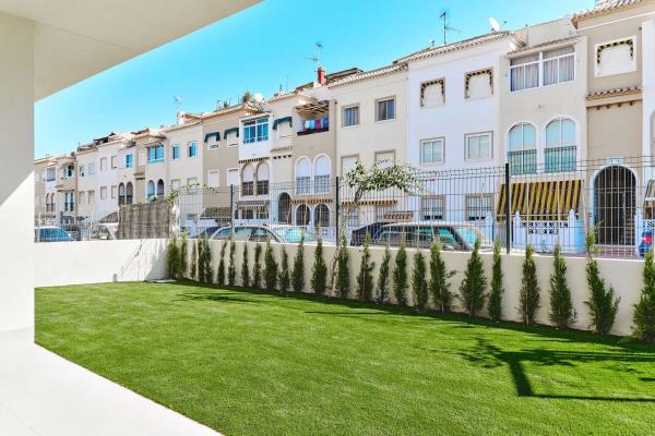 Apartment for sale in  Ramon Rubial, 3, Torrevieja photo 3