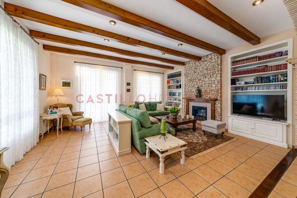 Chalet wolnostojący na sprzedaż w  Calle Mar Rojo, 1, Torrevieja photo 4