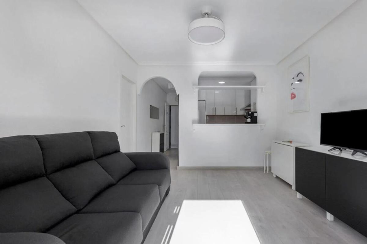 Venta de piso en Avenida Bélgica, Torrevieja
photo 2