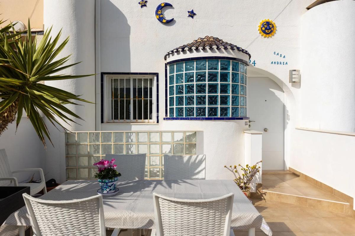 Venta de chalet adosado en  Calle Soria, 54 , Torrevieja photo 4