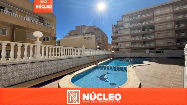 Piso en venta en Avenida Virgen del Carmen, Torrevieja
 photo 1