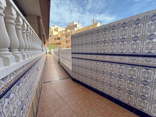 Piso en venta en Avenida Virgen del Carmen, Torrevieja
 photo 3