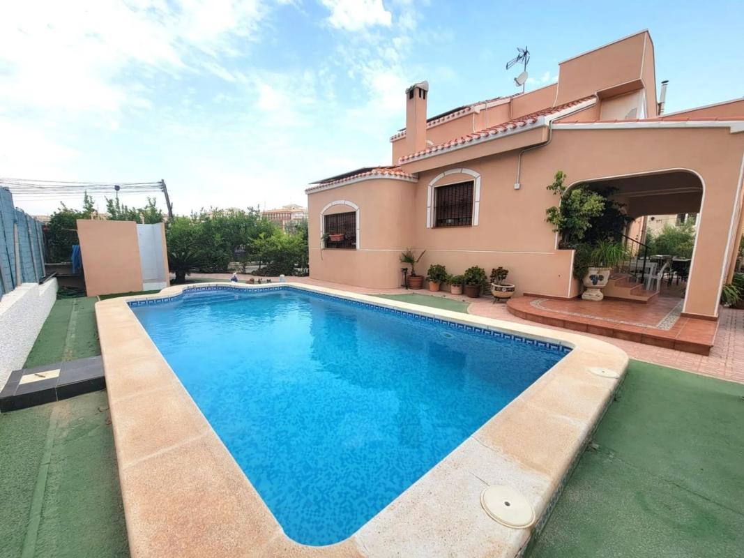 Venta de chalet independiente en Barrio Cabo Cervera, Torrevieja
photo 3