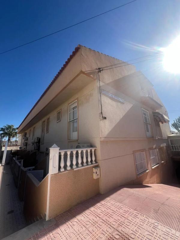 Venta de chalet adosado en Avenida de Inglaterra, 48 , Torrevieja photo 4