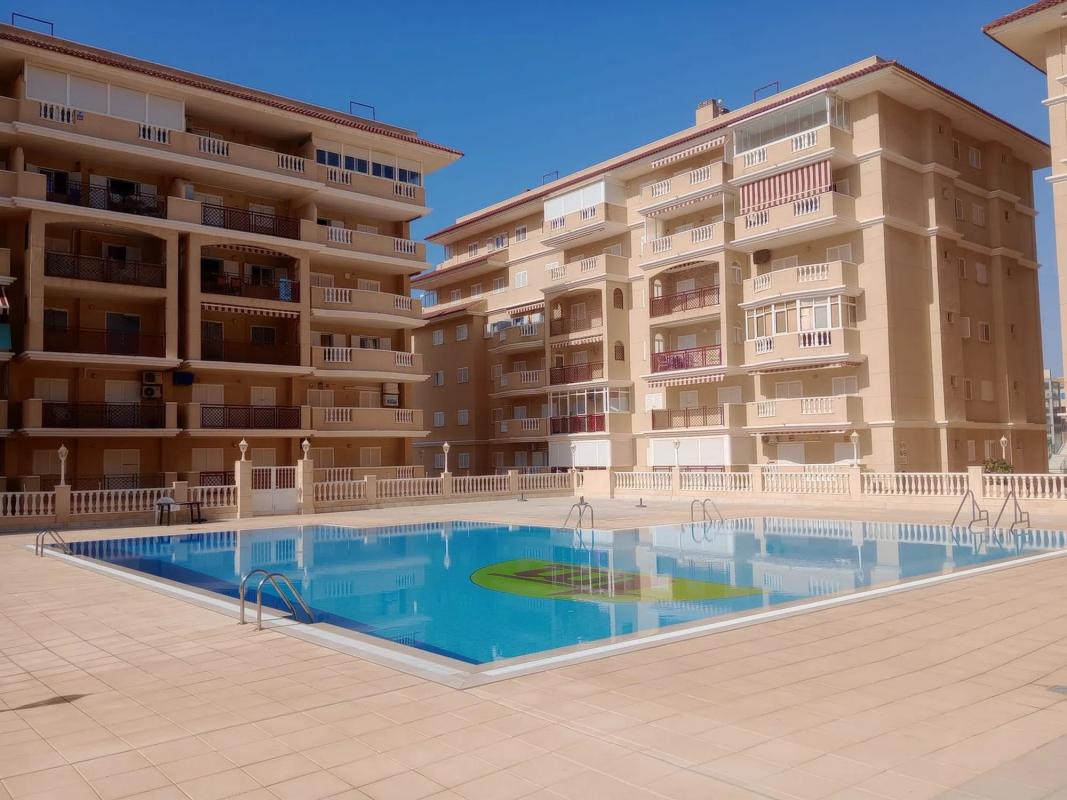 Продажа квартиры на Avenida de Soria, Торревьеха
photo 1