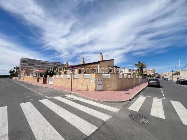 Independent chalet for sale in Alemania, Torrevieja
 photo 1