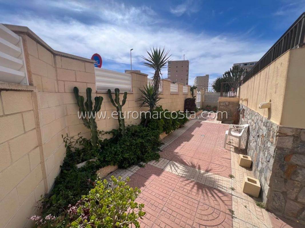 Venta de chalet independiente en Alemania, Torrevieja
photo 3