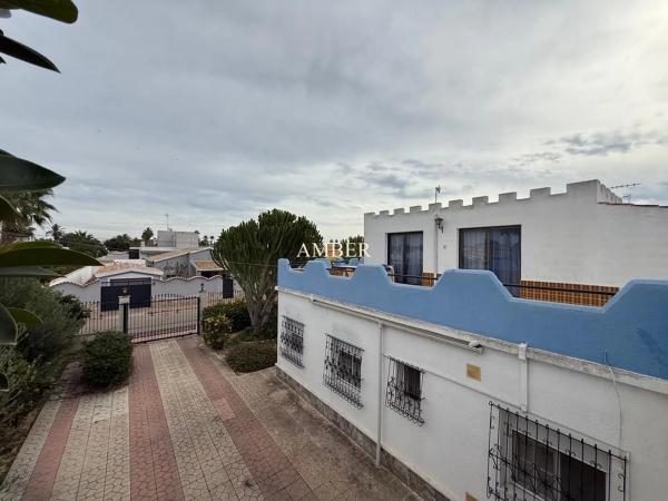 Chalet wolnostojący na sprzedaż w Calle Fernando de Rojas, 27, Torrevieja thumbnail 2