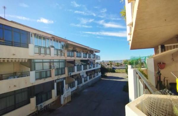 Estudio en venta en Barrio La Siesta - El Salado - Torreta, Torrevieja thumbnail 1