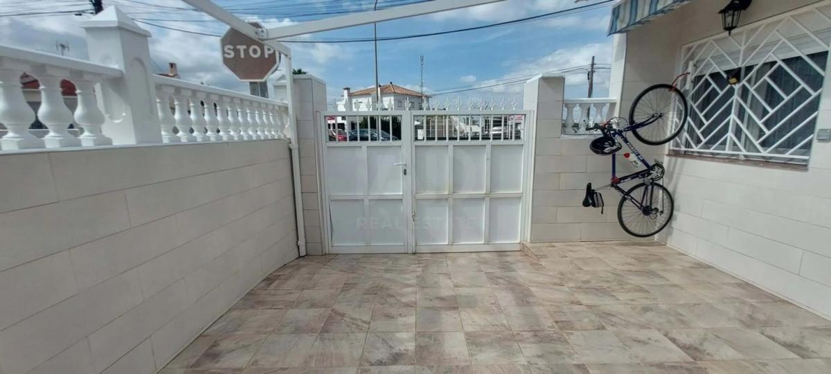 Venta de chalet independiente en Barrio La Siesta - El Salado - Torreta, Torrevieja
 photo 4