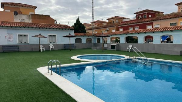 Chalet adosado en venta en  Barrio La Siesta - El Salado - Torreta , Torrevieja photo 2