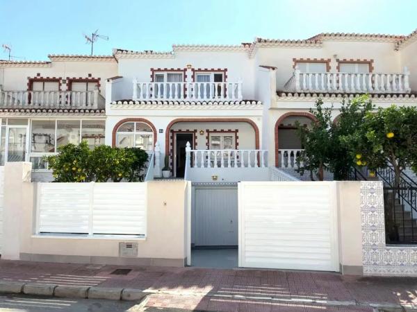 Terraced house for sale at  Avenida de las Urracas s/n , Torrevieja photo 3