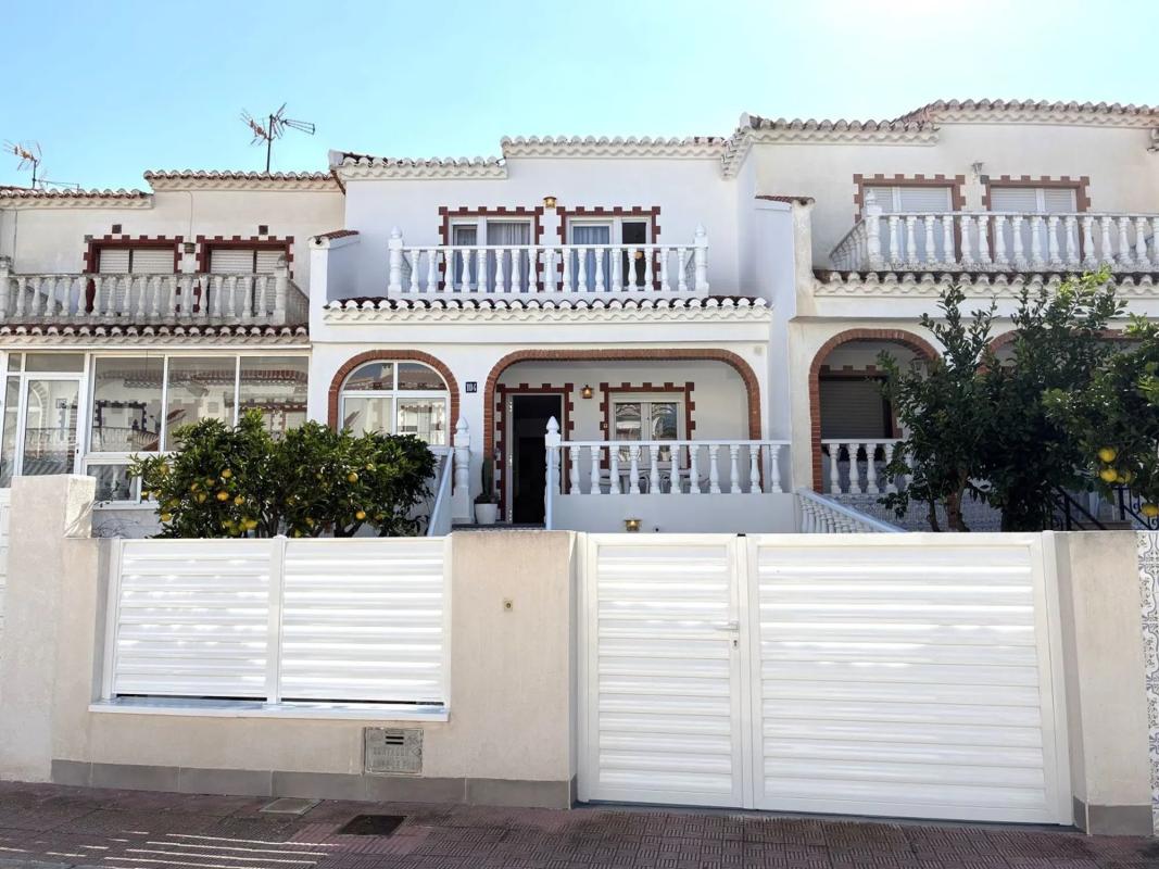 Продажа таунхауса в  Avenida de las Urracas s/n , Торревьеха photo 4