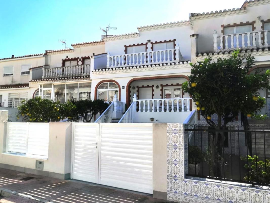 Продажа таунхауса в  Avenida de las Urracas s/n , Торревьеха photo 5