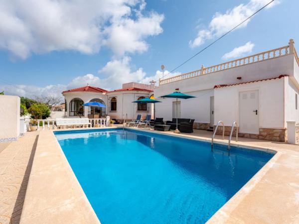 Chalet wolnostojący na sprzedaż w Barrio La Siesta - El Salado - Torreta, Torrevieja photo 1