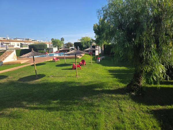 Chalet adosado en venta en UR JARDIN DEL MAR X, 1 , Torrevieja photo 1