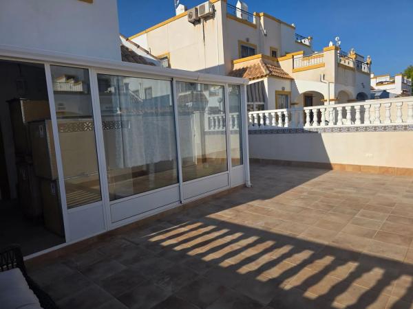 Chalet adosado en venta en  UR JARDIN DEL MAR X, 1 , Torrevieja photo 4