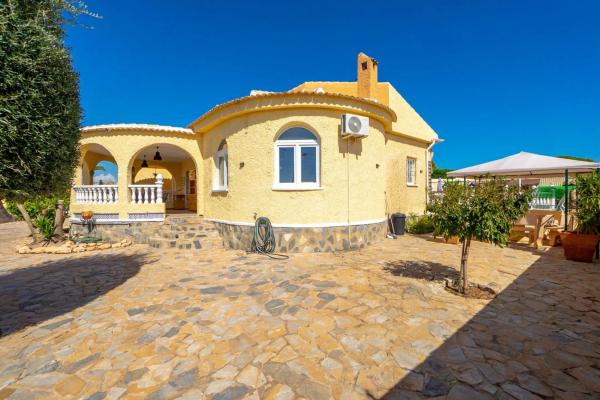 Частный шале на продаже в Calle Ravel s/n, Торревьеха photo 1