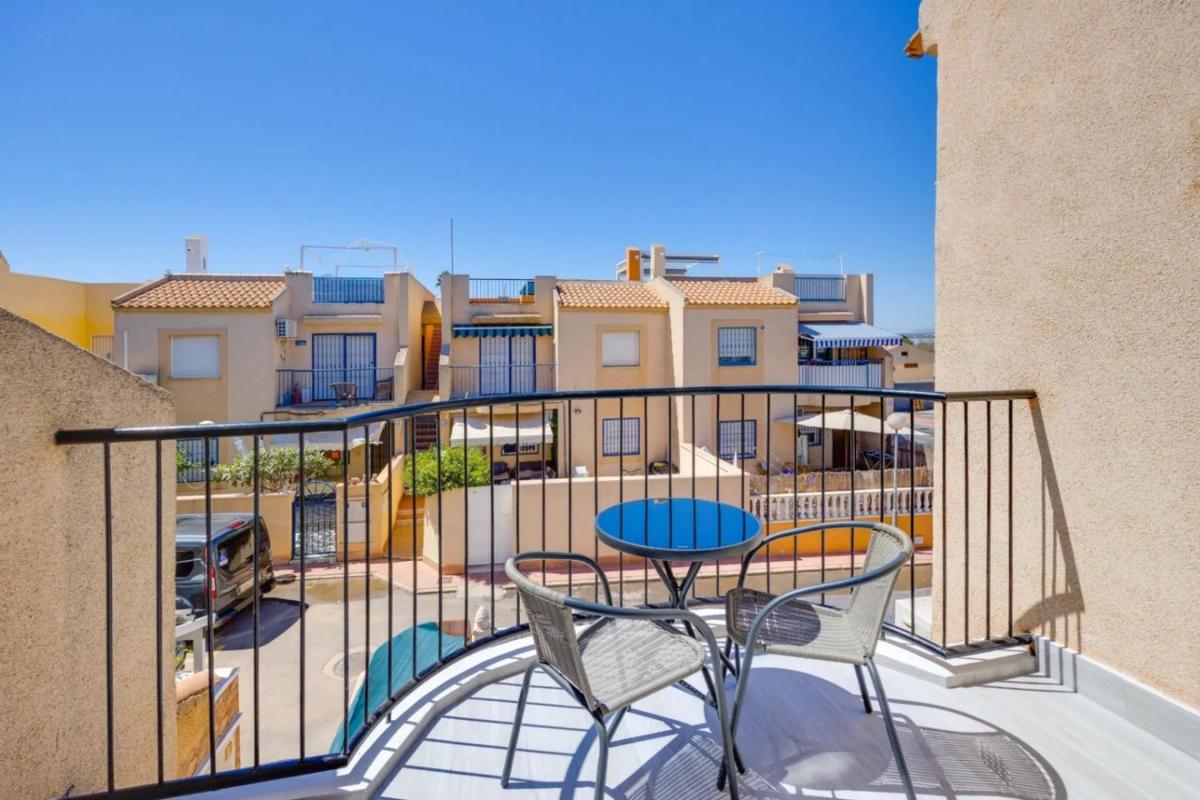 Duplex sale in Calle Vicente Solano Ruiz, 3, Torrevieja photo 3