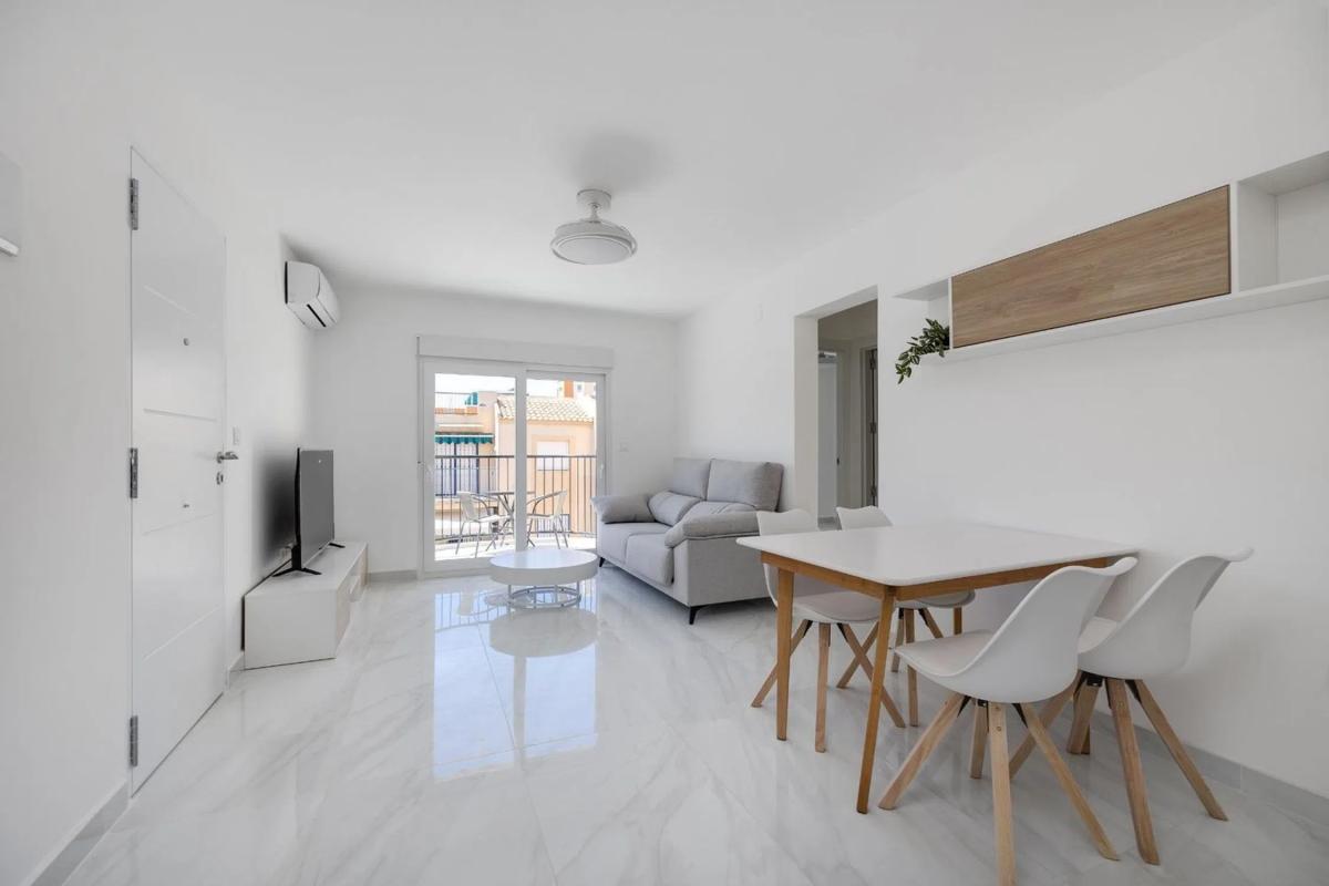 Duplex sale in Calle Vicente Solano Ruiz, 3, Torrevieja photo 5