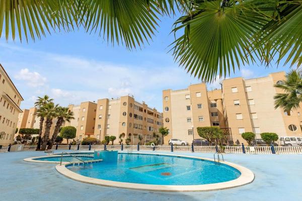 Mieszkanie na sprzedaż w Avenida Robleda, 18, Torrevieja photo 1