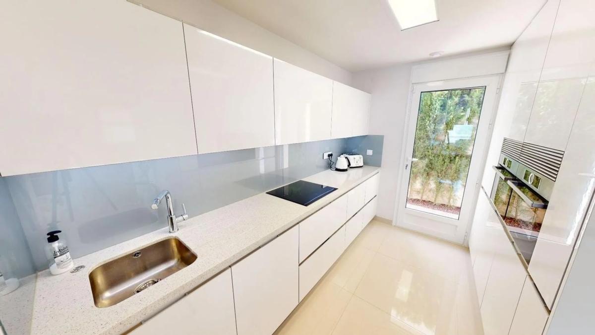 Venta de chalet independiente en Avenida Ramón del Valle Inclán - Torreta, 8, Torrevieja
photo 1