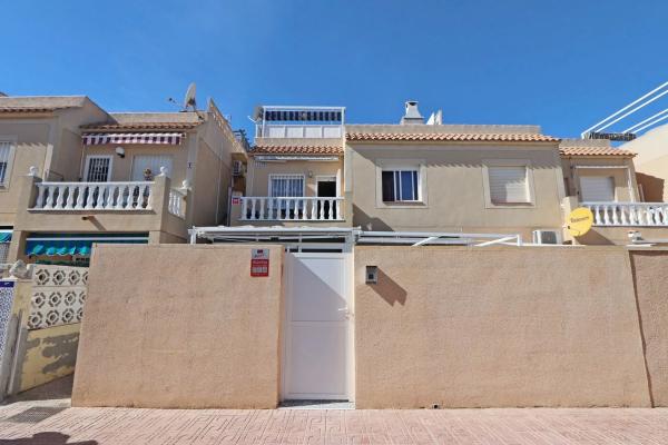 Ático en venta en  Calle Marisa Ruso López, Torrevieja photo 2
