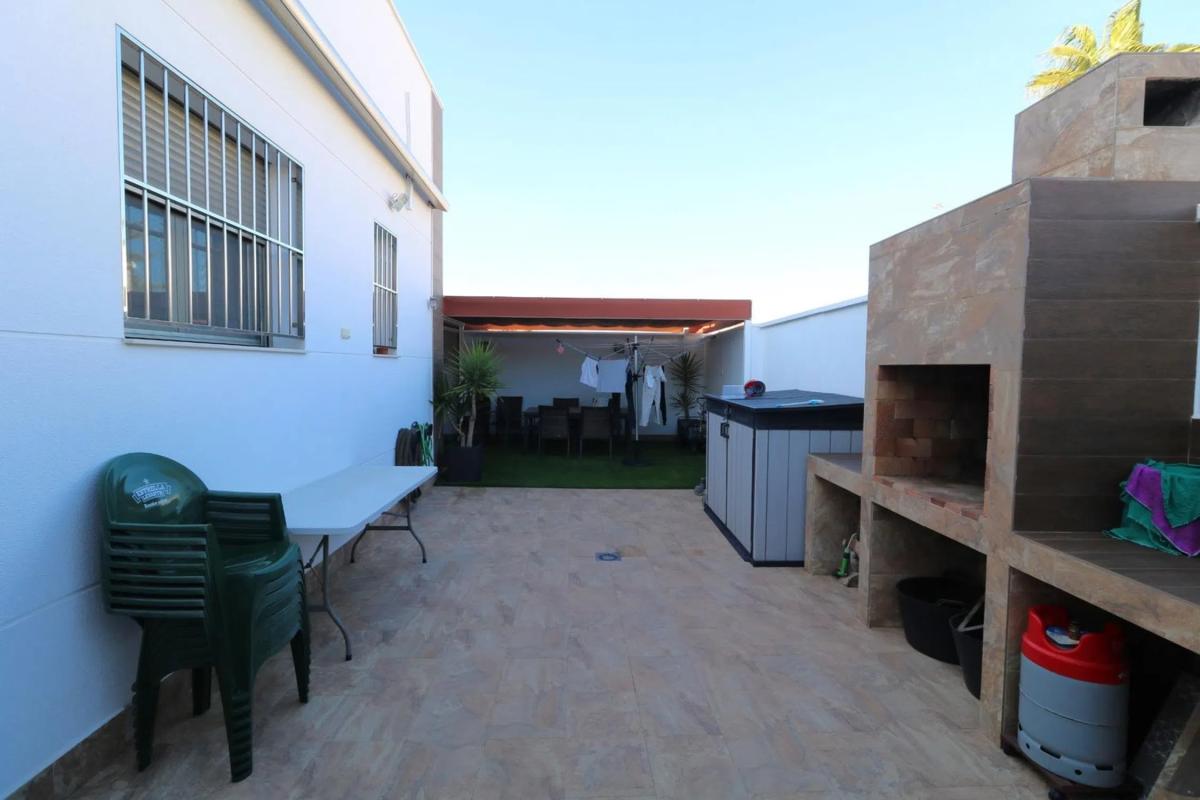 Venta de chalet independiente en Barrio La Siesta - El Salado - Torreta, Torrevieja
photo 5