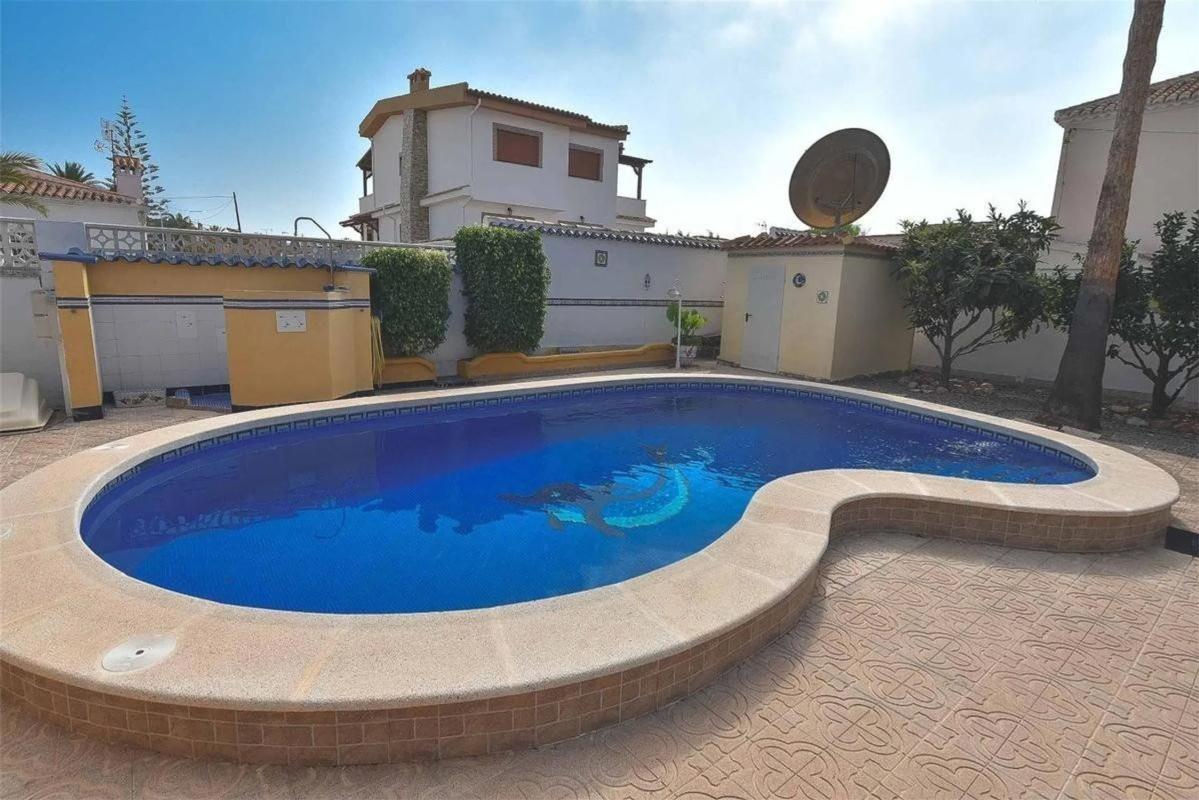 Venta de chalet independiente en Barrio La Siesta - El Salado - Torreta, Torrevieja
photo 1