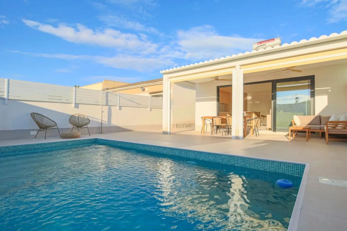 Venta de chalet adosado en Calle Strauss, 41 , Torrevieja photo 1