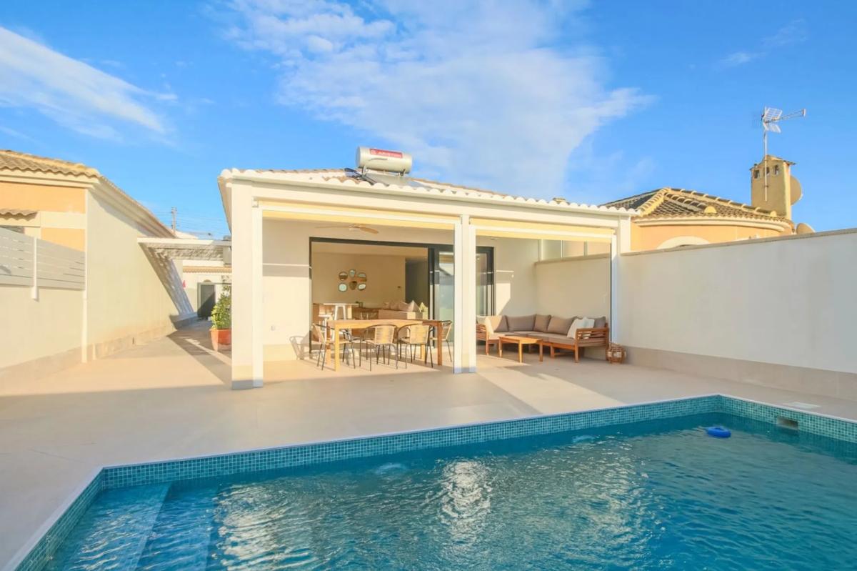 Venta de chalet adosado en Calle Strauss, 41 , Torrevieja photo 4