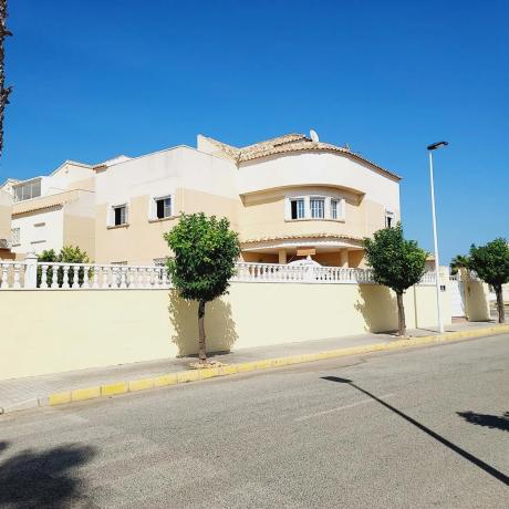Dom szeregowy na sprzedaż w Barrio La Siesta - El Salado - Torreta , Torrevieja photo 1