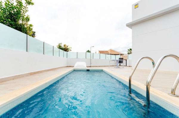 Chalet wolnostojący na sprzedaż w Calle las Abubillas, Torrevieja thumbnail 2