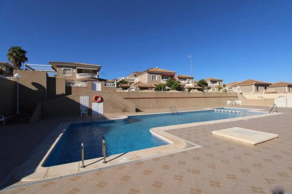 Chalet independiente en venta en Barrio Los Balcones - Los Altos del Edén, Torrevieja
thumbnail 1