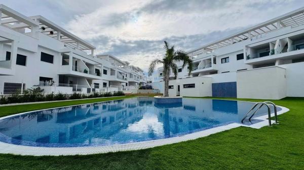 Квартира на продажу на  Barrio Los Balcones - Los Altos del Edén, Торревьеха photo 1