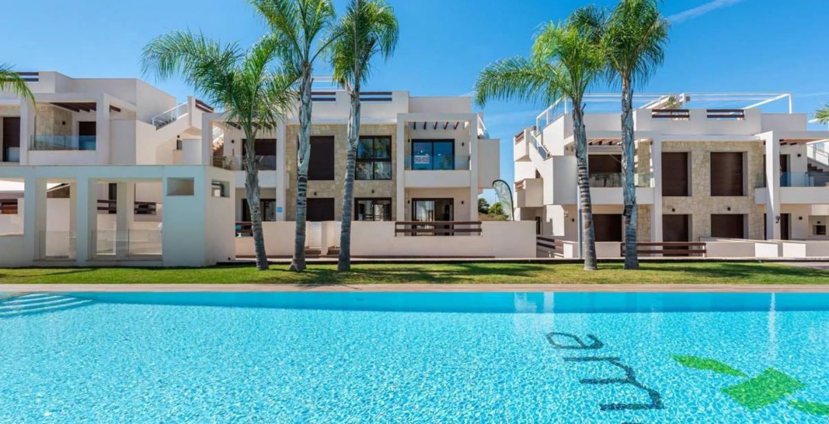Sprzedaż szeregowego domku w Barrio Los Balcones - Los Altos del Edén , Torrevieja photo 1