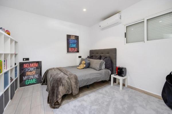 Chalet wolnostojący na sprzedaż w  Calle Covadonga, Torrevieja photo 2