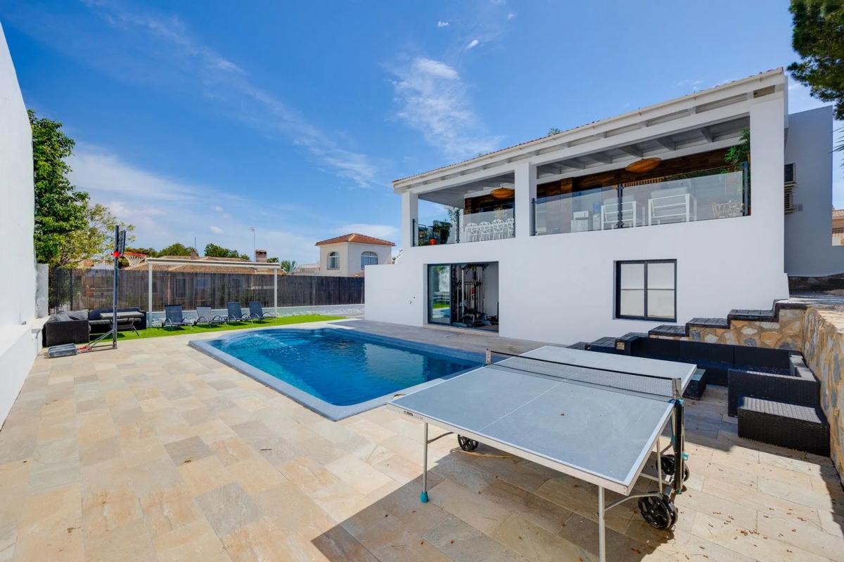 Venta de chalet independiente en Calle Covadonga, Torrevieja
photo 5